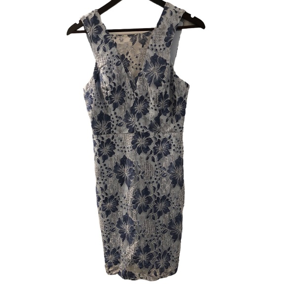 🍁Fall Sale🍁 Guess Blue & White Lace Dress - Picture 3 of 6